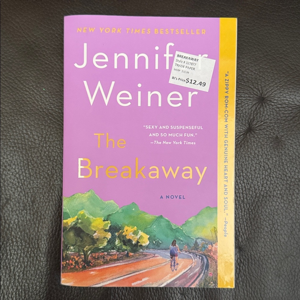 Jennifer Weiner “The Breakaway” Paperback Novel-NY Times Bestselling Author